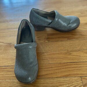 B.O.C. Lehana Clog Pebbled Grey Metallic Shimmer Slip On Shoe Women's Size 8M